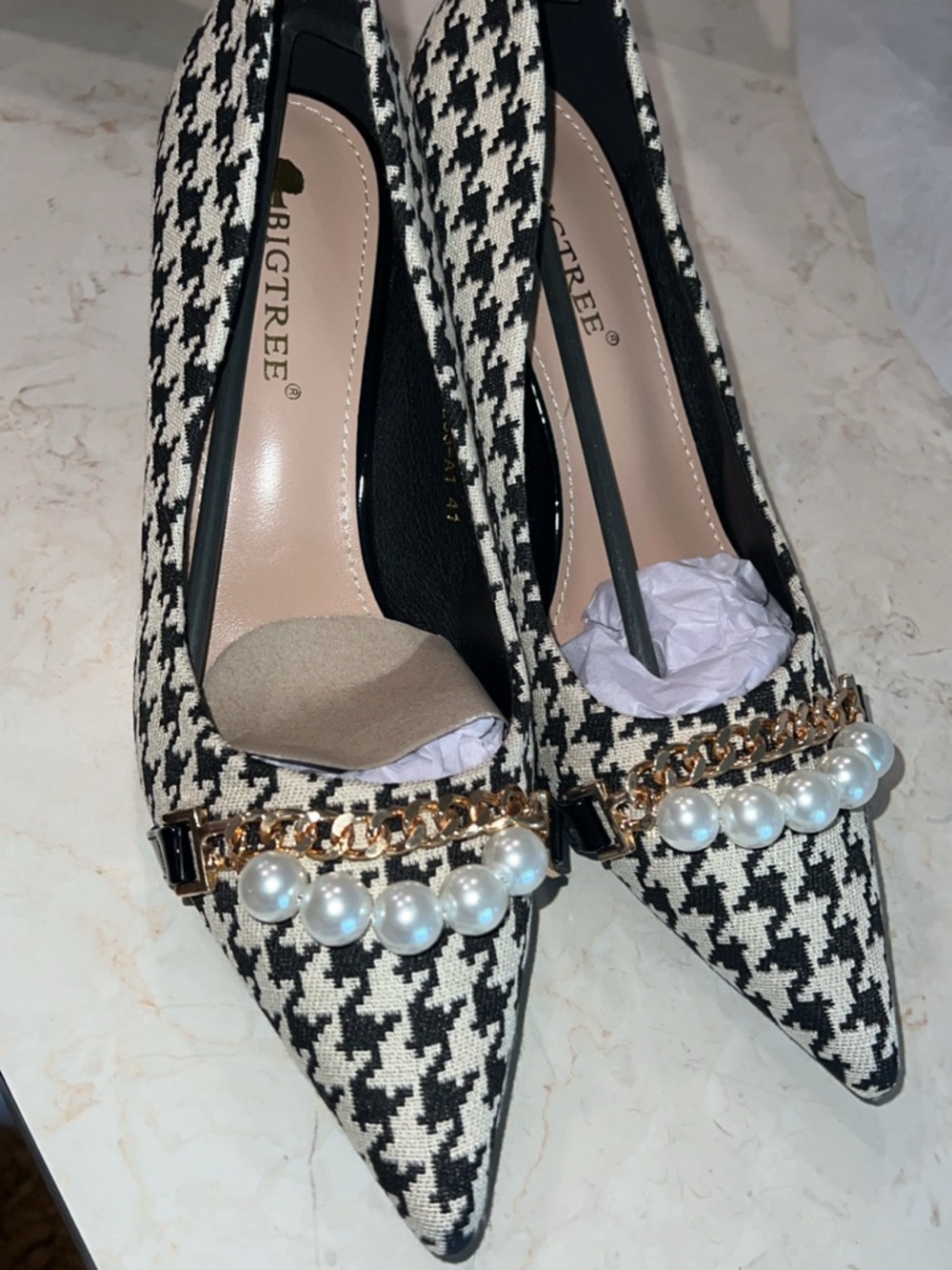 Black & White Houndstooth Pointed Toe Pumps with Pearl Chain